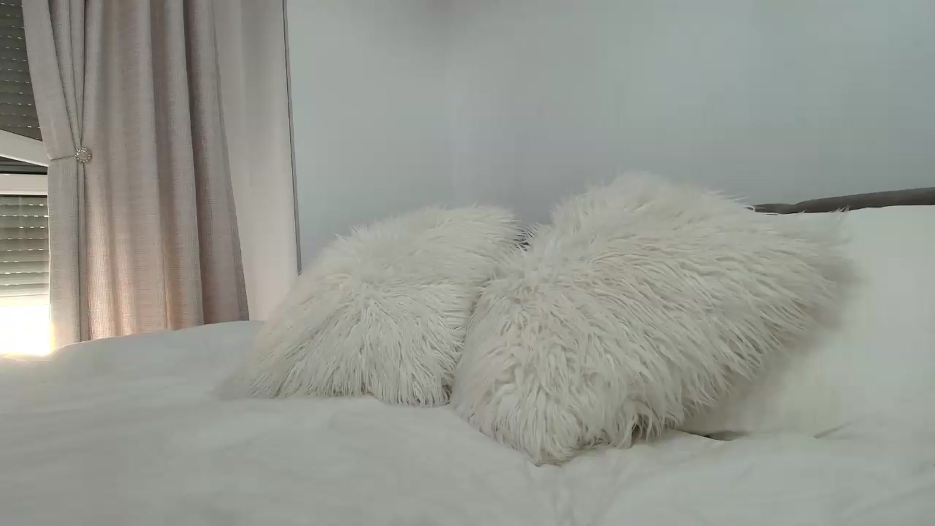 Gallery image thumbnail from Anayys's myfreecams stream on, 08/20/2026, 11:28 image 14 of 20