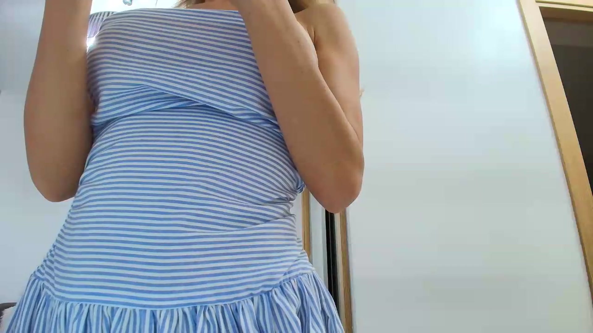 Gallery image thumbnail from Anayys's myfreecams stream on, 08/20/2026, 23:22 image 5 of 20