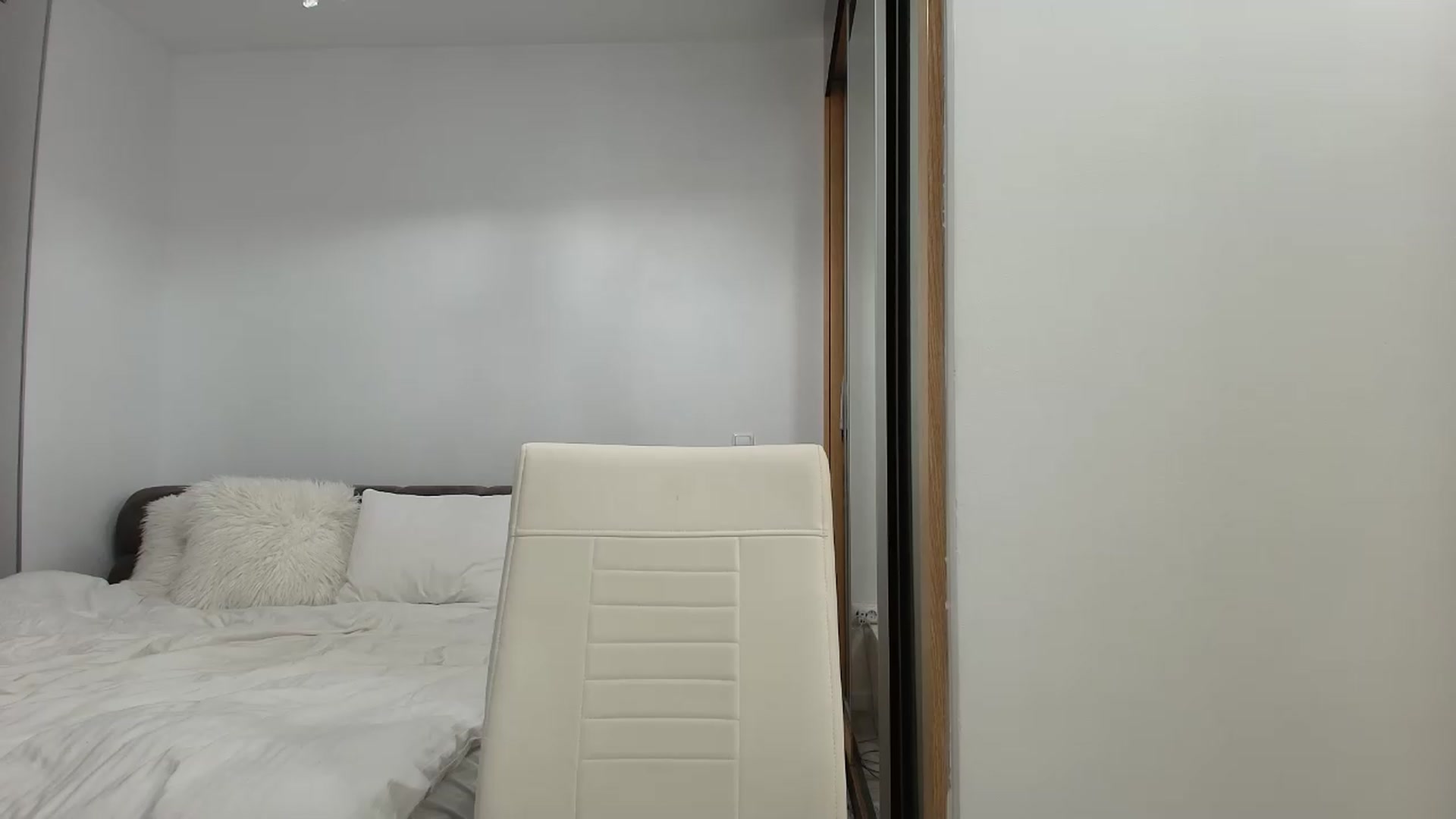 Gallery image thumbnail from Anayys's myfreecams stream on, 08/20/2026, 23:22 image 15 of 20