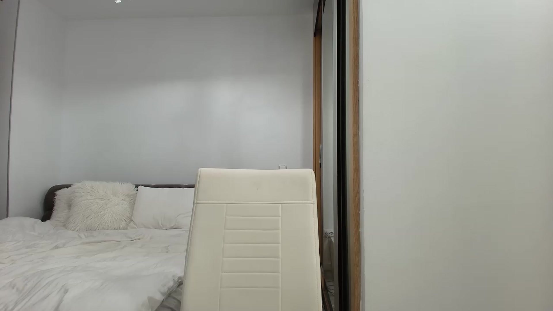 Gallery image thumbnail from Anayys's myfreecams stream on, 08/20/2026, 23:22 image 16 of 20