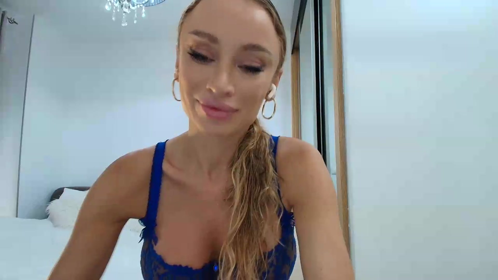 Gallery image thumbnail from Anayys's myfreecams stream on, 08/21/2026, 13:54 image 7 of 20