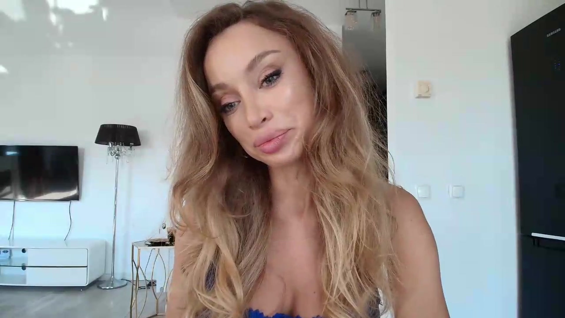 Gallery image thumbnail from Anayys's myfreecams stream on, 08/21/2026, 14:54 image 7 of 20
