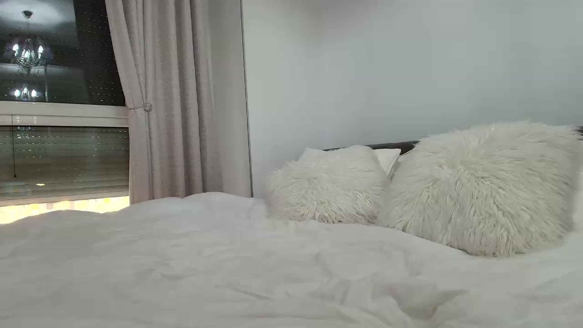 Gallery image thumbnail from Anayys's myfreecams stream on, 08/21/2026, 17:23 image 8 of 20