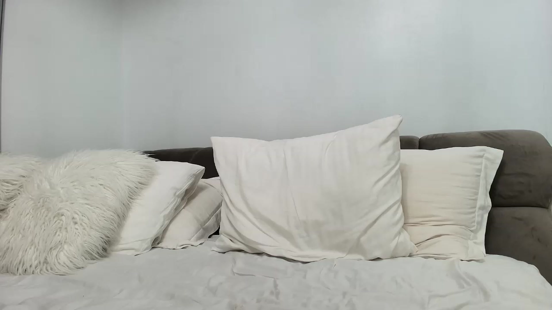 Gallery image thumbnail from Anayys's myfreecams stream on, 08/22/2026, 19:06 image 10 of 20