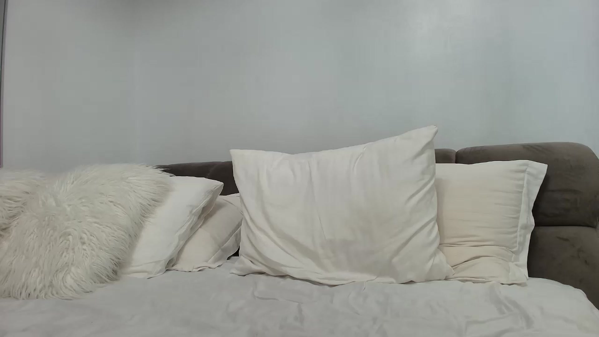 Gallery image thumbnail from Anayys's myfreecams stream on, 08/22/2026, 19:06 image 11 of 20
