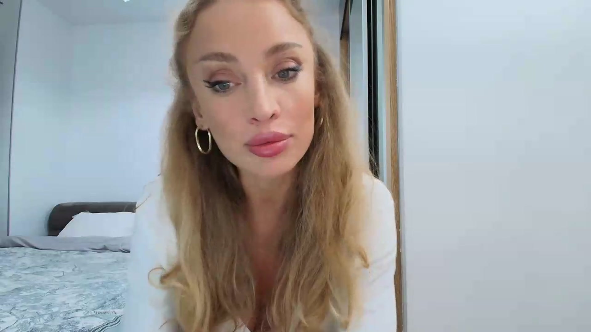 Gallery image thumbnail from Anayys's myfreecams stream on, 08/26/2026, 21:40 image 2 of 20