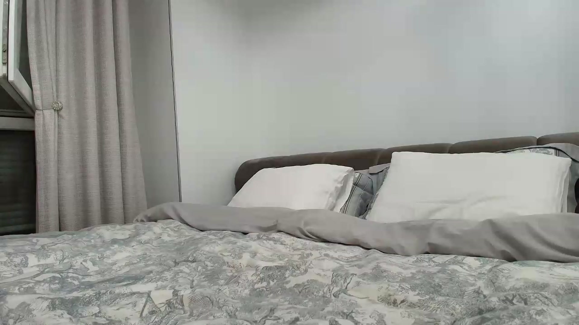 Gallery image thumbnail from Anayys's myfreecams stream on, 08/26/2026, 21:40 image 16 of 20