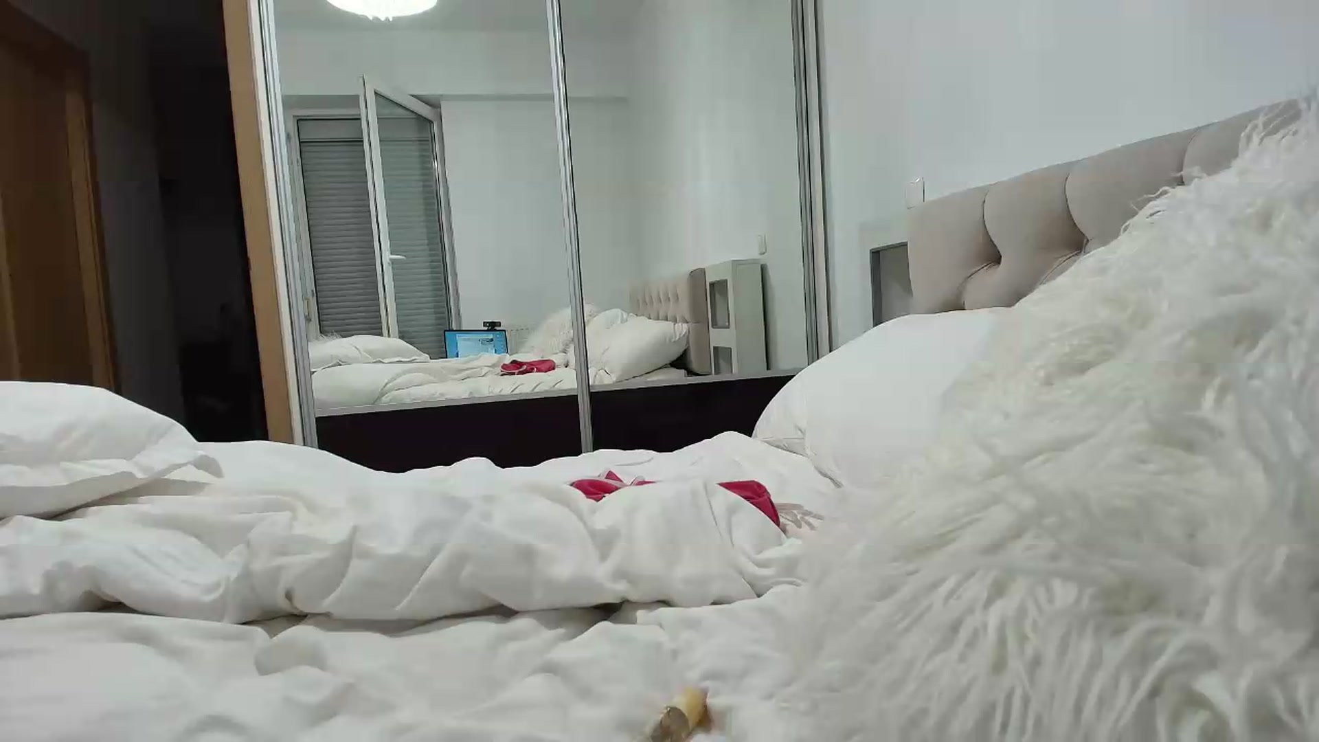 Gallery image thumbnail from Anayys's myfreecams stream on, 08/28/2026, 24:00 image 19 of 20