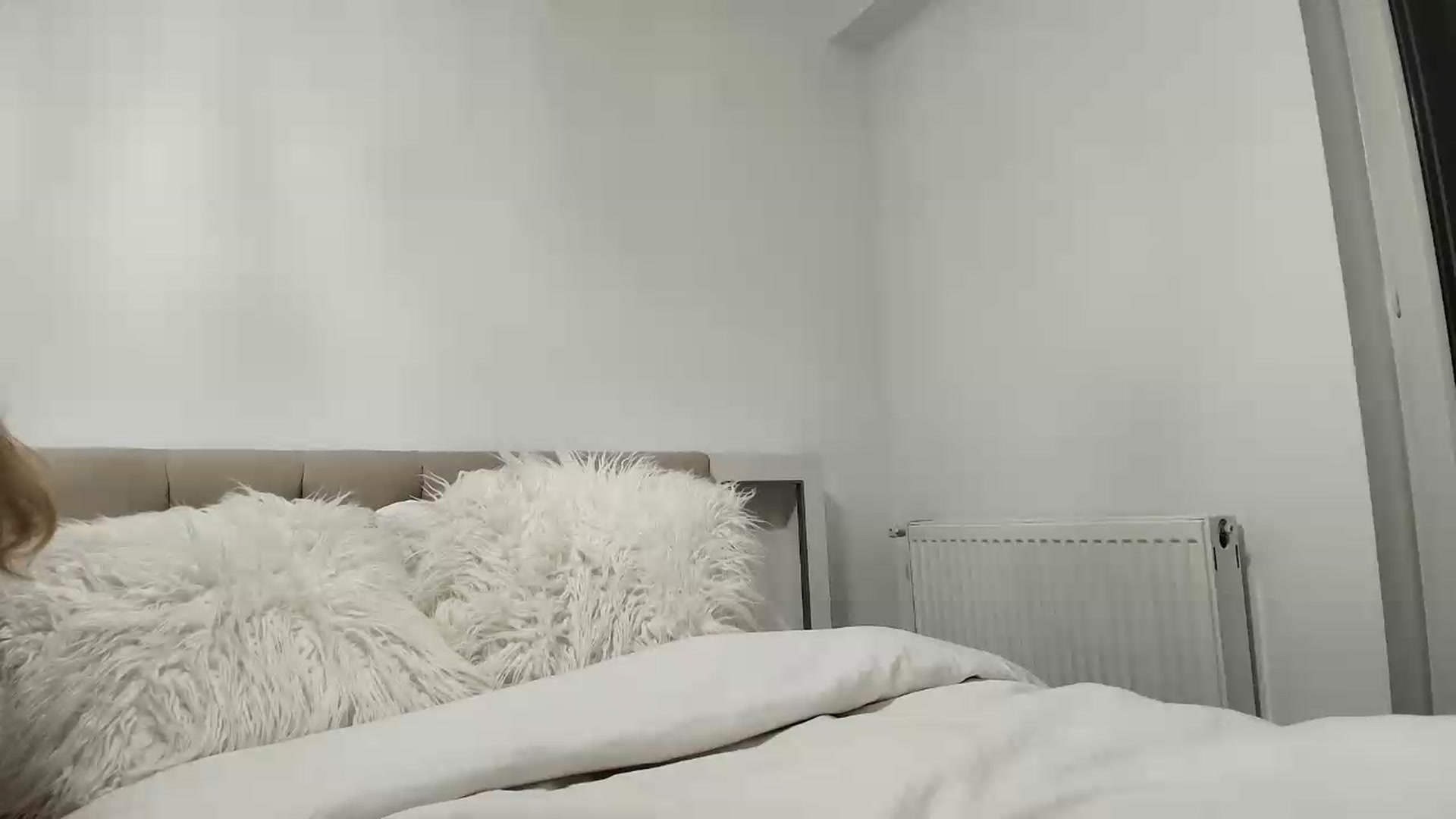 Gallery image thumbnail from Anayys's myfreecams stream on, 08/28/2026, 18:15 image 4 of 20