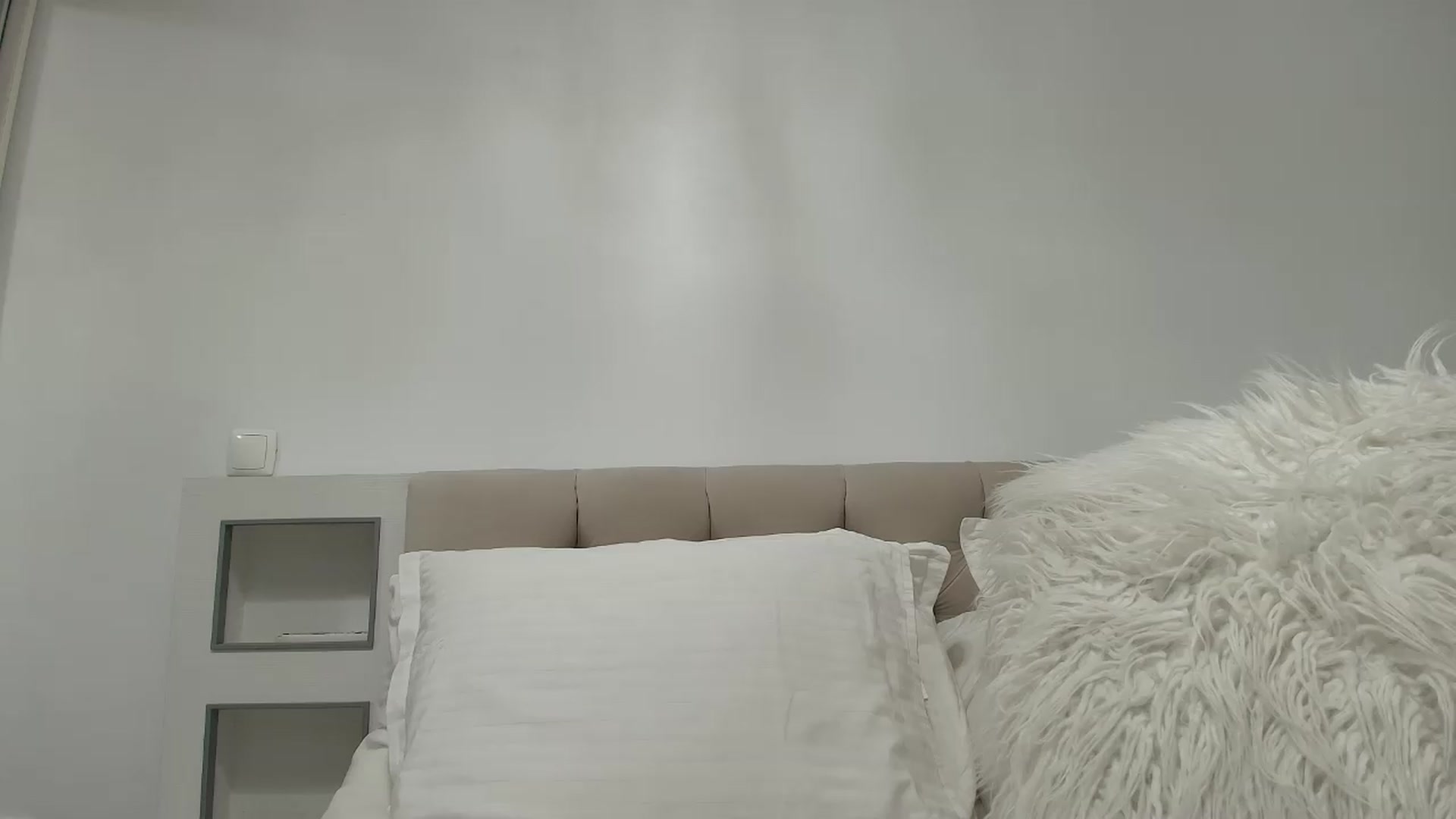 Gallery image thumbnail from Anayys's myfreecams stream on, 08/28/2026, 19:31 image 10 of 20