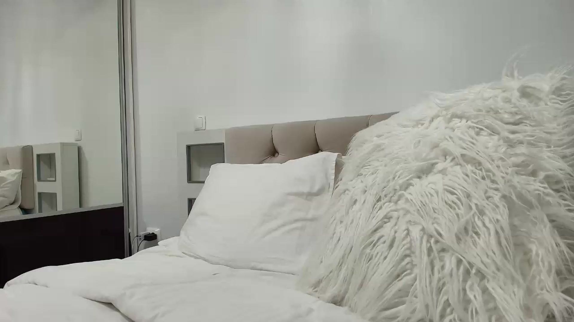 Gallery image thumbnail from Anayys's myfreecams stream on, 08/28/2026, 21:33 image 12 of 20