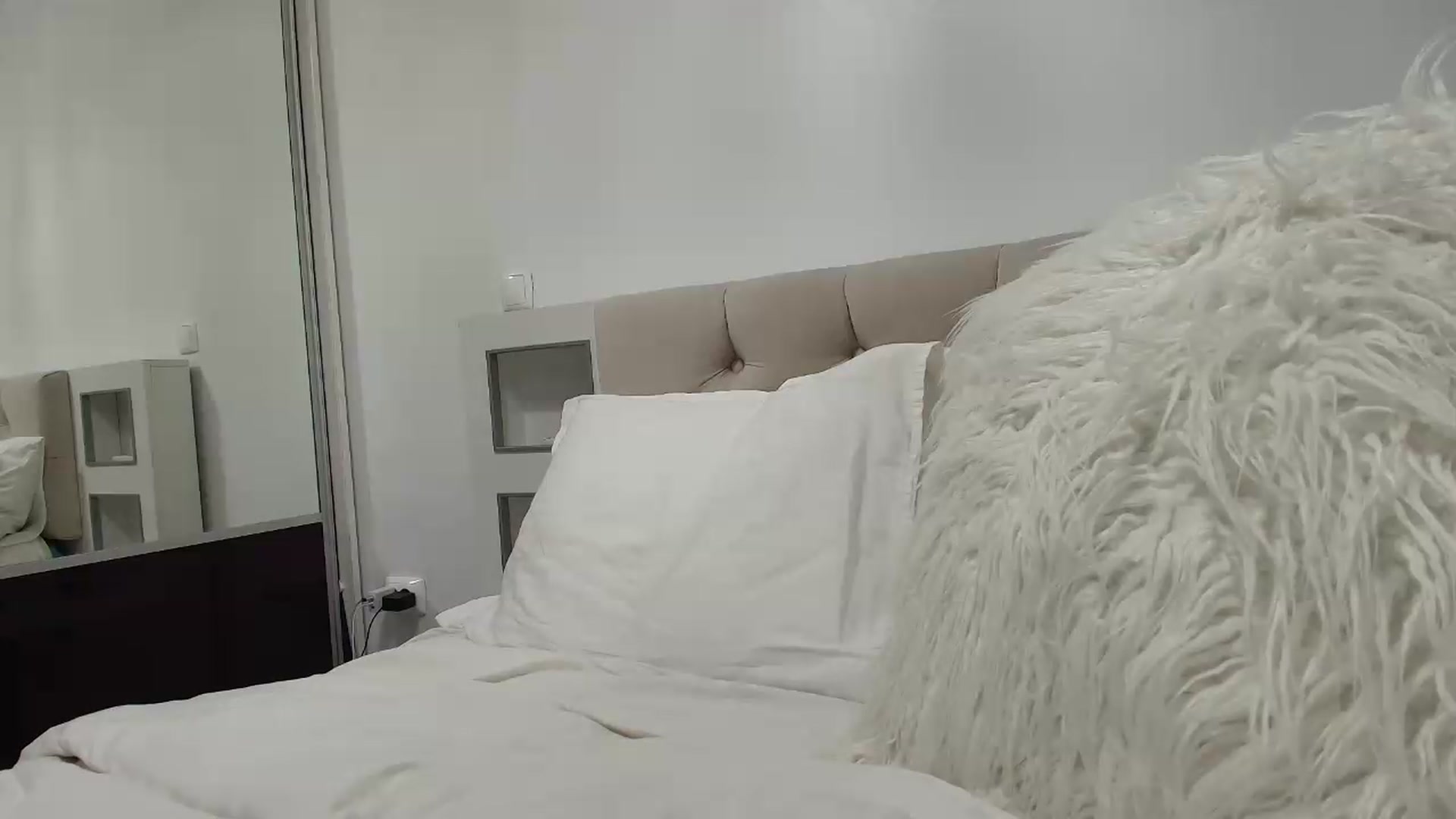 Gallery image thumbnail from Anayys's myfreecams stream on, 08/28/2026, 21:33 image 11 of 20