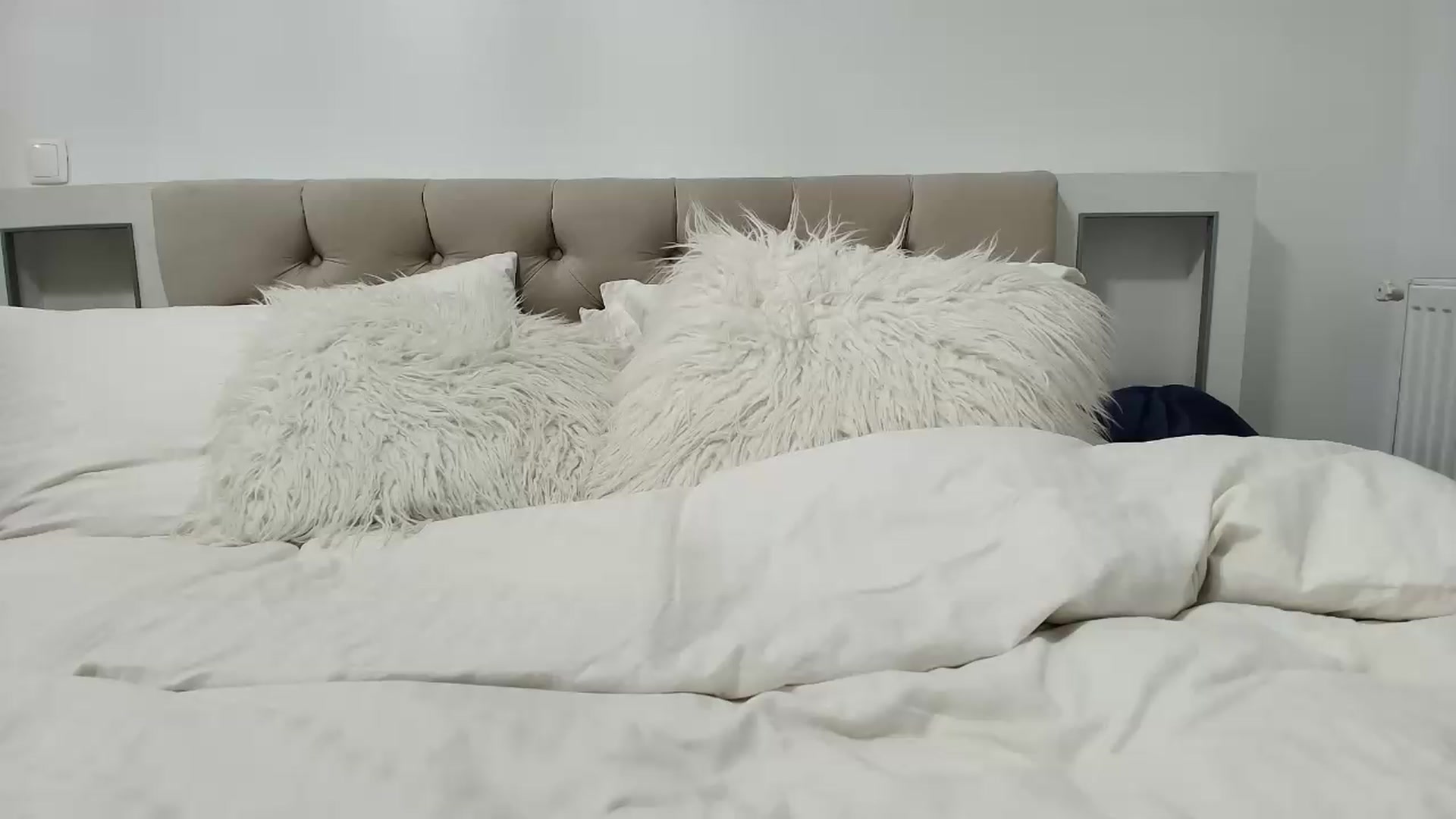 Gallery image thumbnail from Anayys's myfreecams stream on, 08/29/2026, 23:19 image 16 of 20