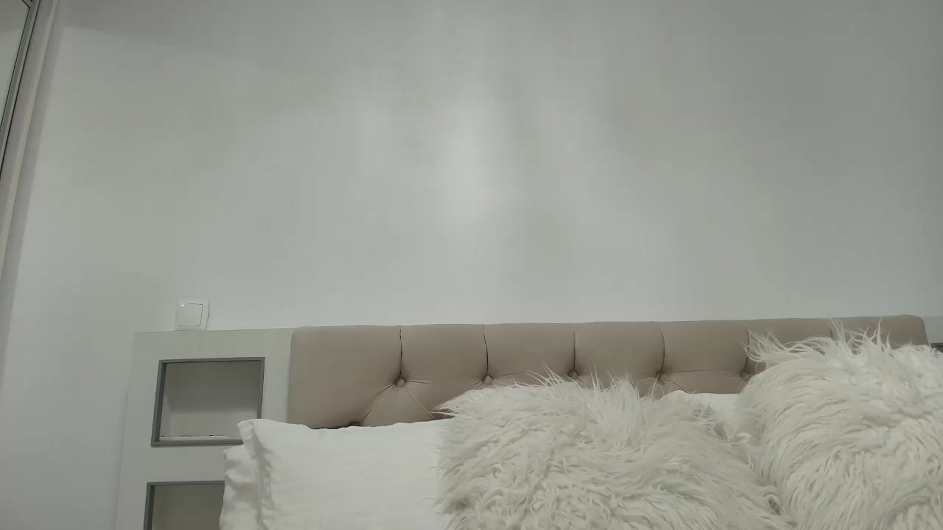 Gallery image thumbnail from Anayys's myfreecams stream on, 08/29/2026, 23:19 image 7 of 20