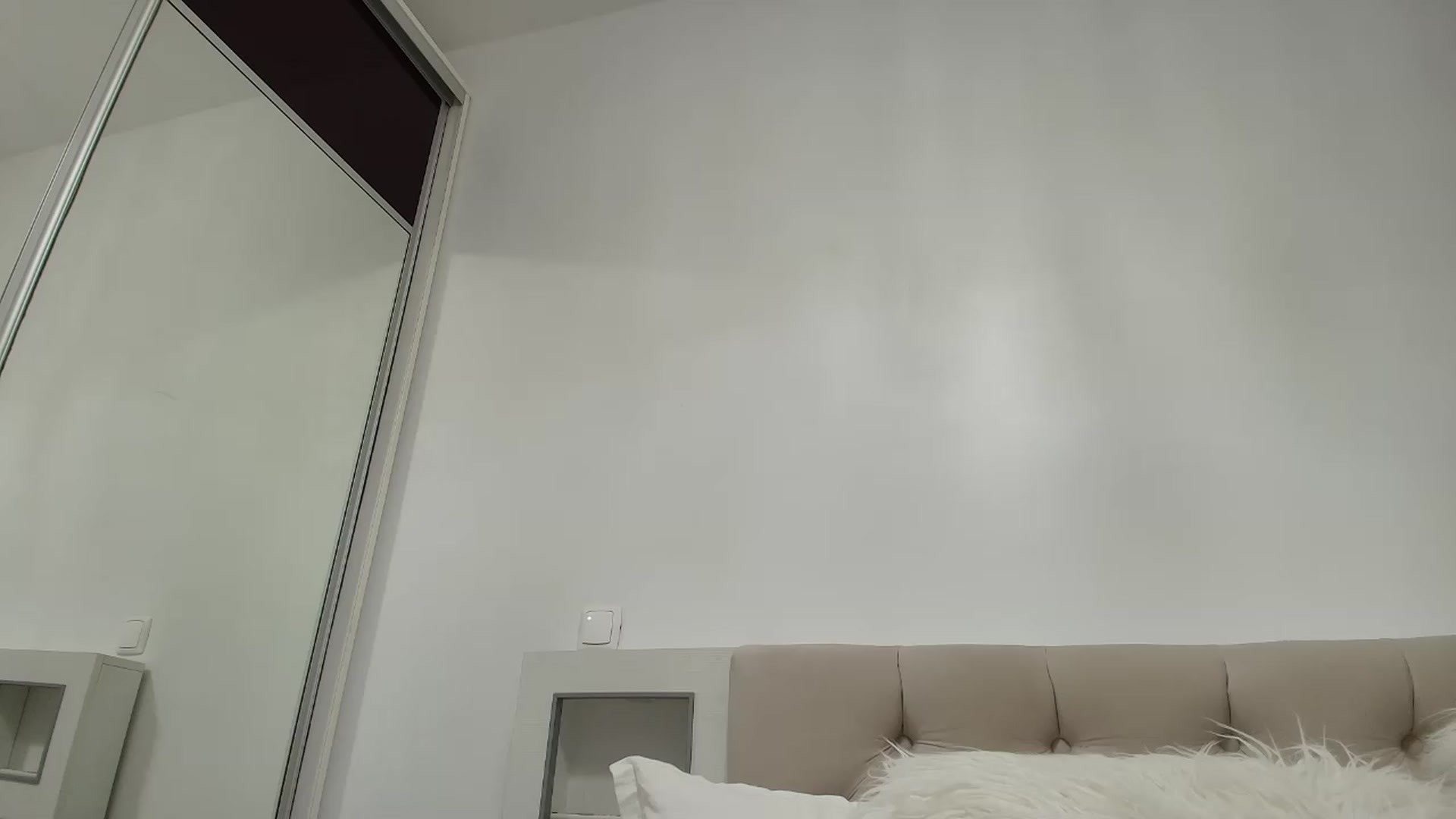 Gallery image thumbnail from Anayys's myfreecams stream on, 08/30/2026, 22:49 image 9 of 20