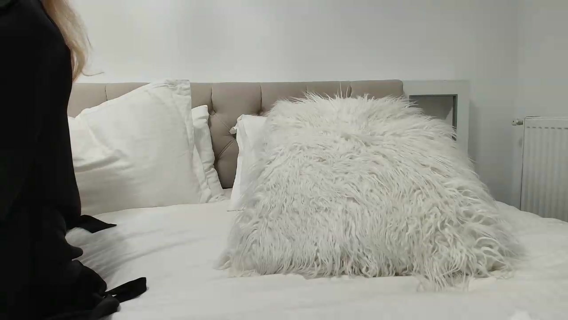 Gallery image thumbnail from Anayys's myfreecams stream on, 08/31/2026, 19:17 image 15 of 20