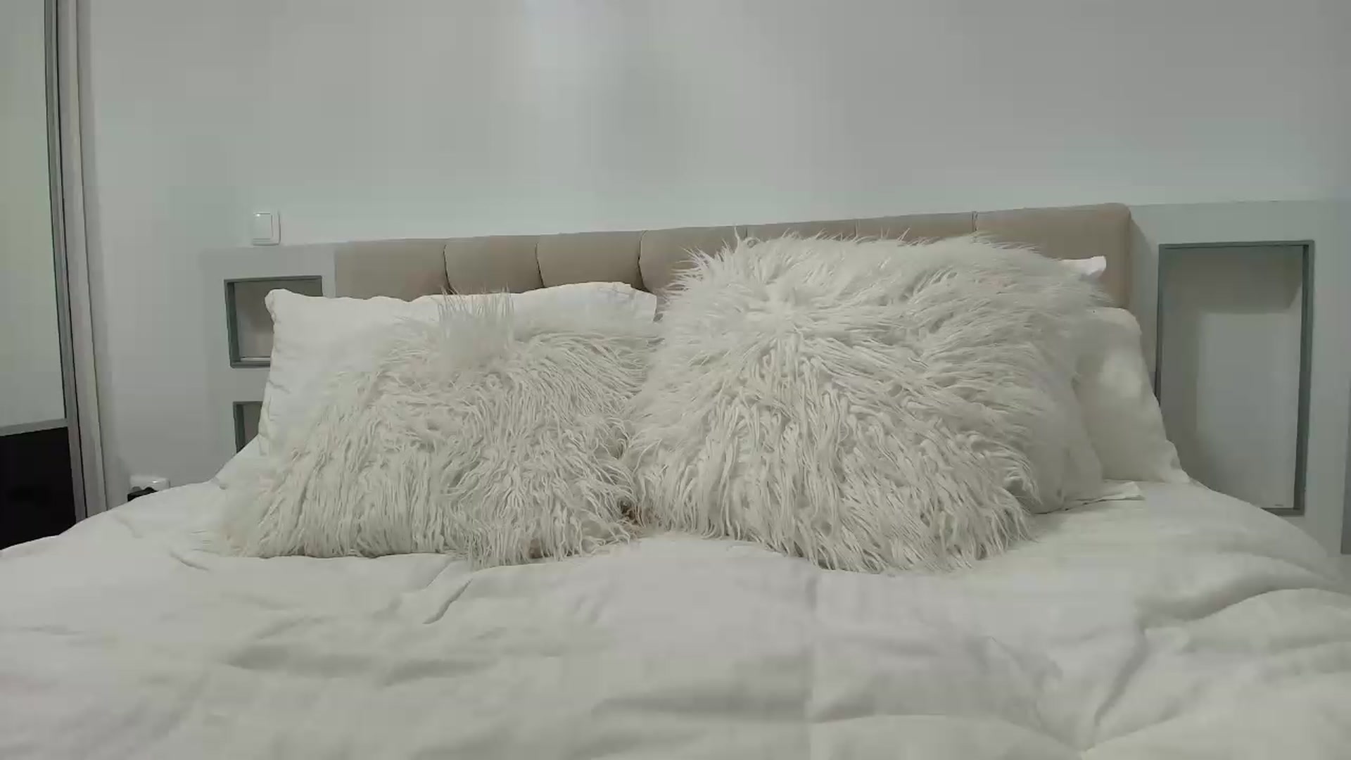 Gallery image thumbnail from Anayys's myfreecams stream on, 09/01/2026, 18:17 image 17 of 20
