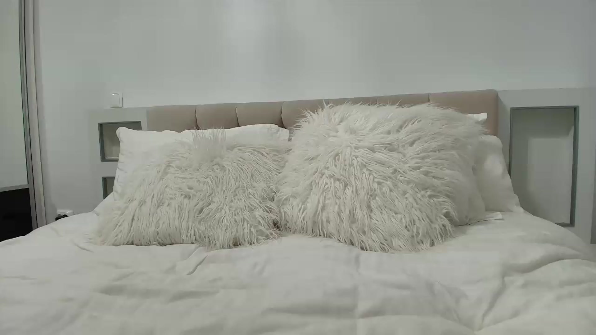 Gallery image thumbnail from Anayys's myfreecams stream on, 09/01/2026, 18:17 image 14 of 20