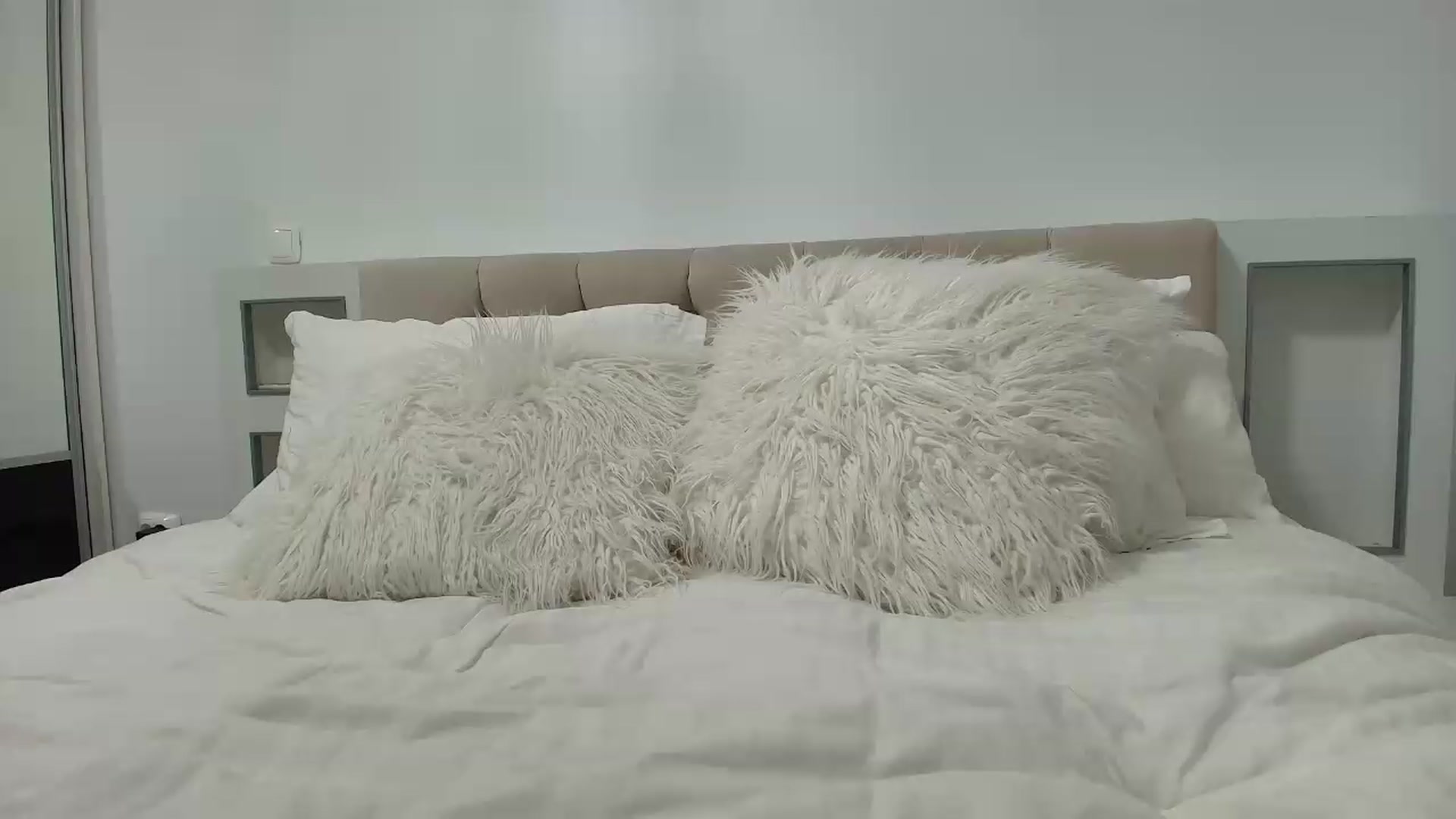 Gallery image thumbnail from Anayys's myfreecams stream on, 09/01/2026, 18:17 image 15 of 20