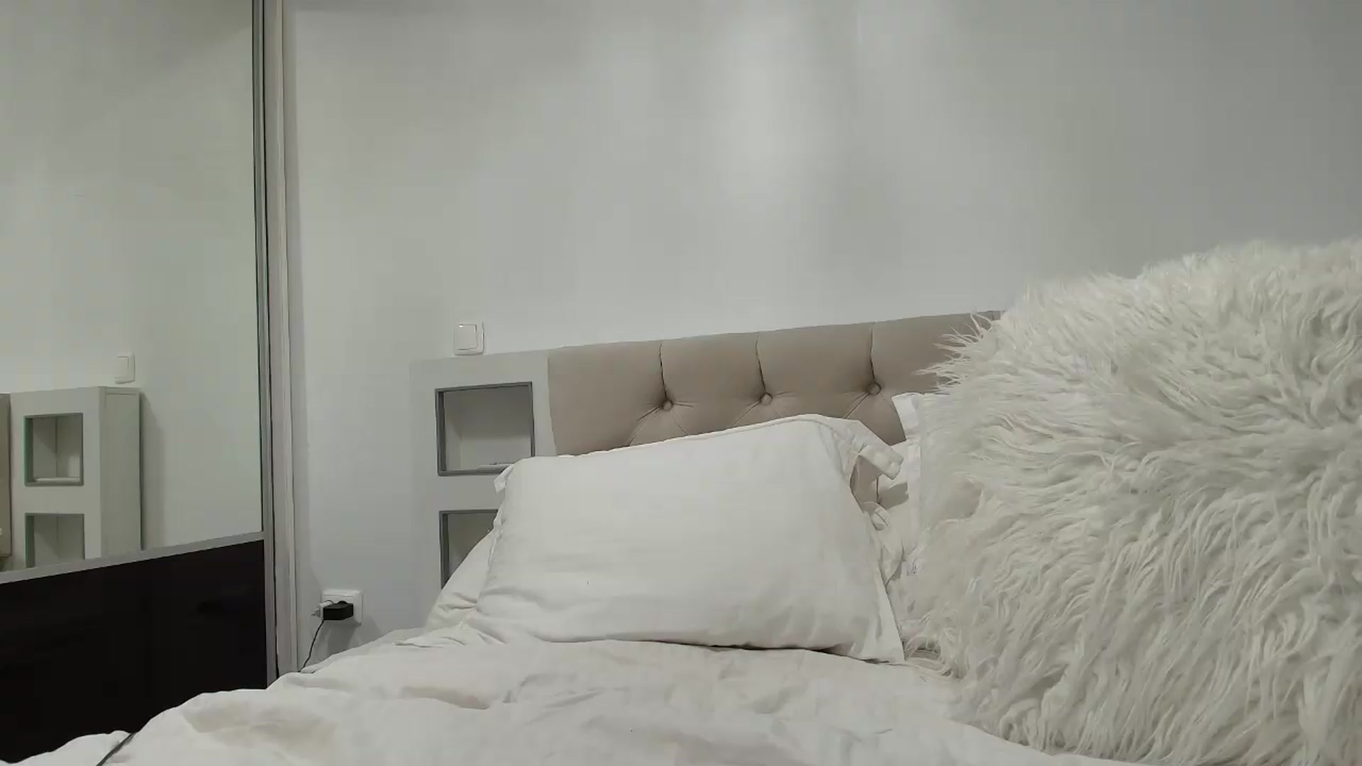 Gallery image thumbnail from Anayys's myfreecams stream on, 09/12/2026, 19:47 image 15 of 20