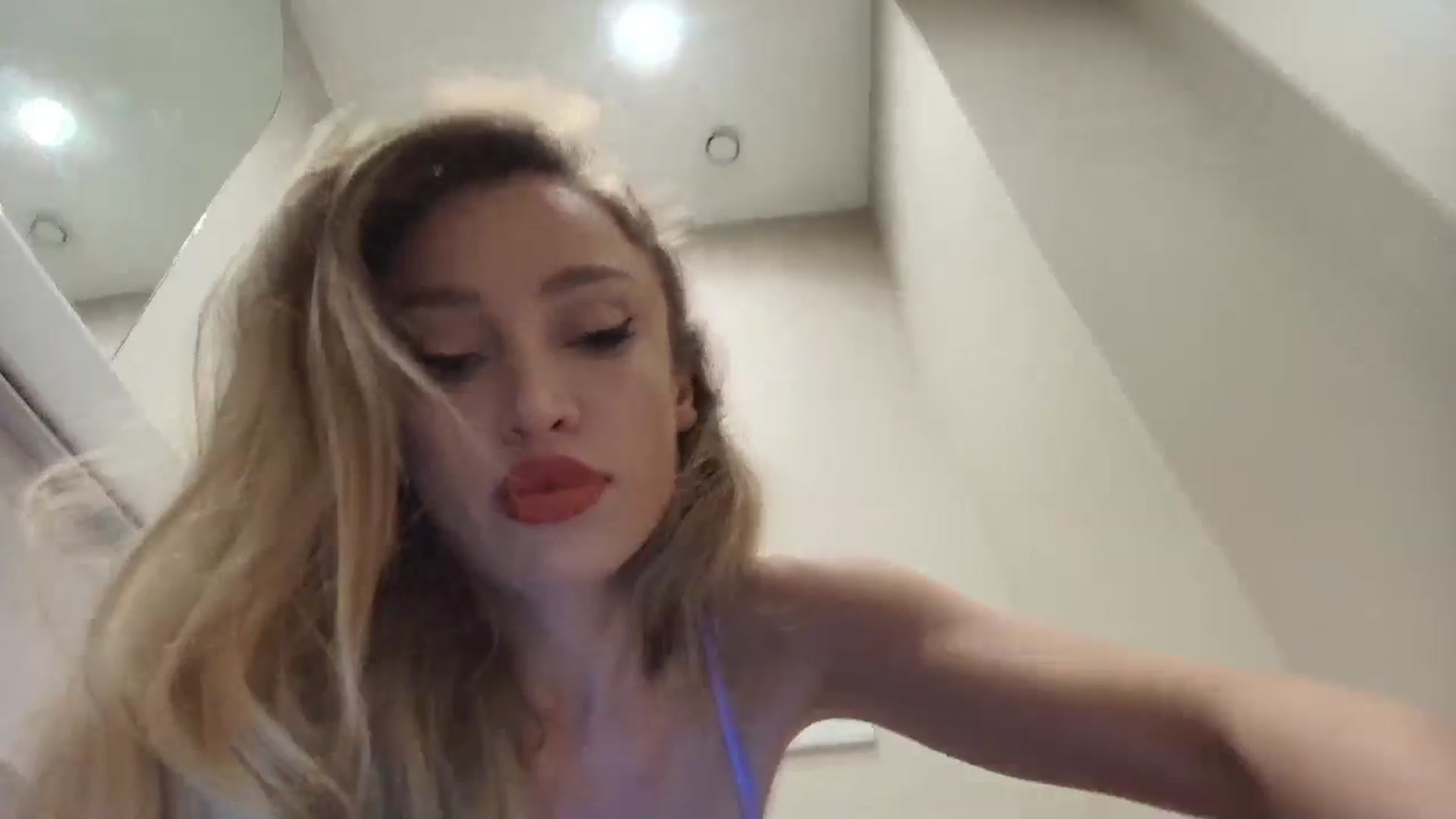 Gallery image thumbnail from Anayys_Goddess's myfreecams stream on, 05/02/2026, 19:50 image 17 of 20