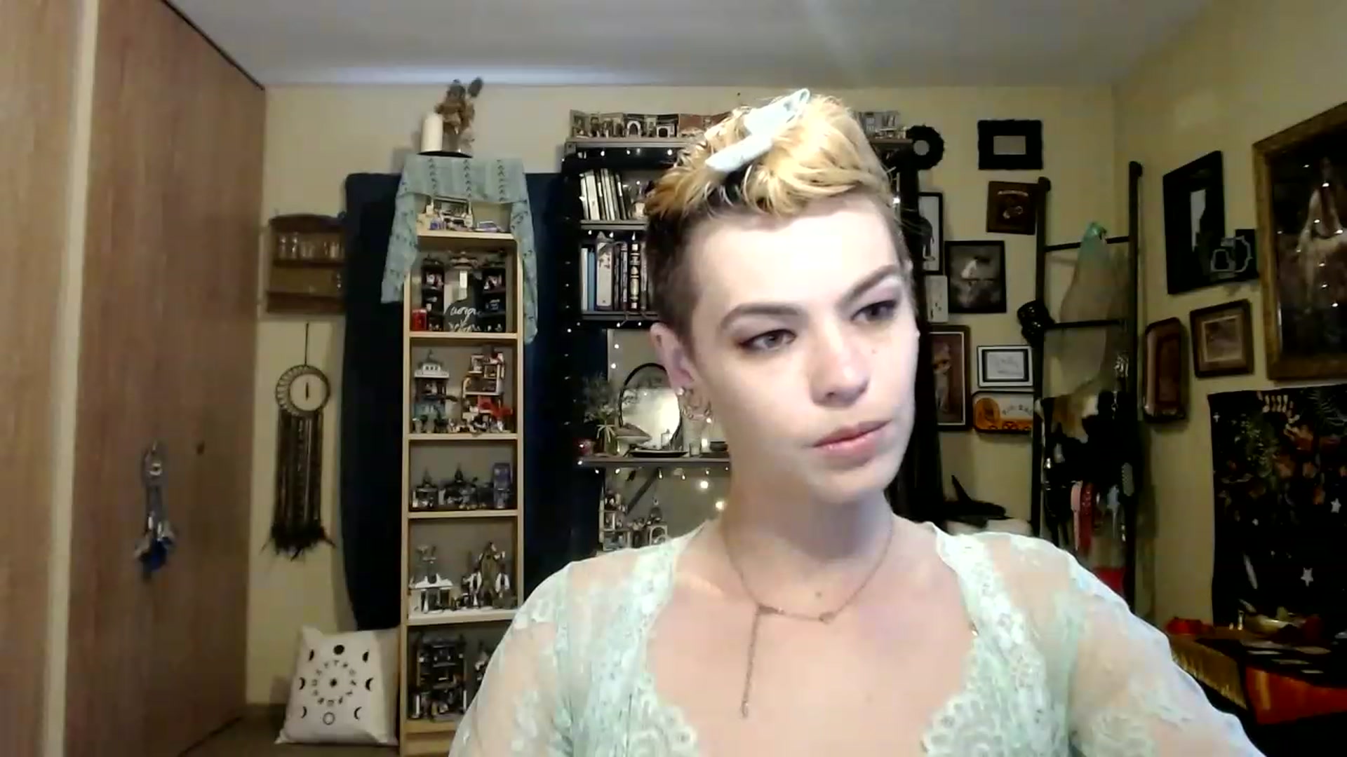 Gallery image thumbnail from Ancored's myfreecams stream on, 05/24/2023, 20:09 image 11 of 20