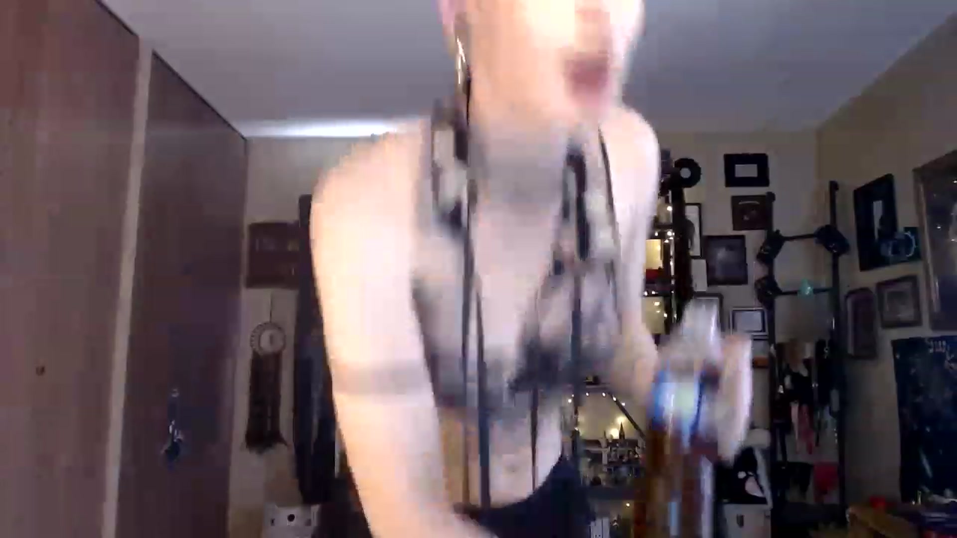 Gallery image thumbnail from Ancored's myfreecams stream on, 05/26/2023, 19:32 image 15 of 20