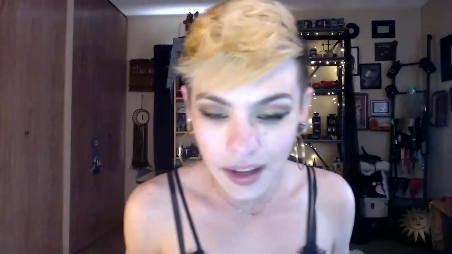 Gallery image thumbnail from Ancored's myfreecams stream on, 05/26/2023, 19:32 image 4 of 20
