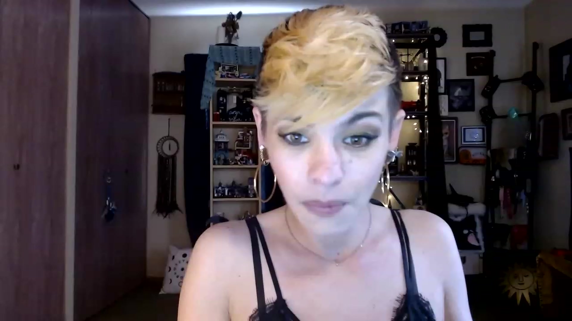 Gallery image thumbnail from Ancored's myfreecams stream on, 05/26/2023, 19:32 image 3 of 20