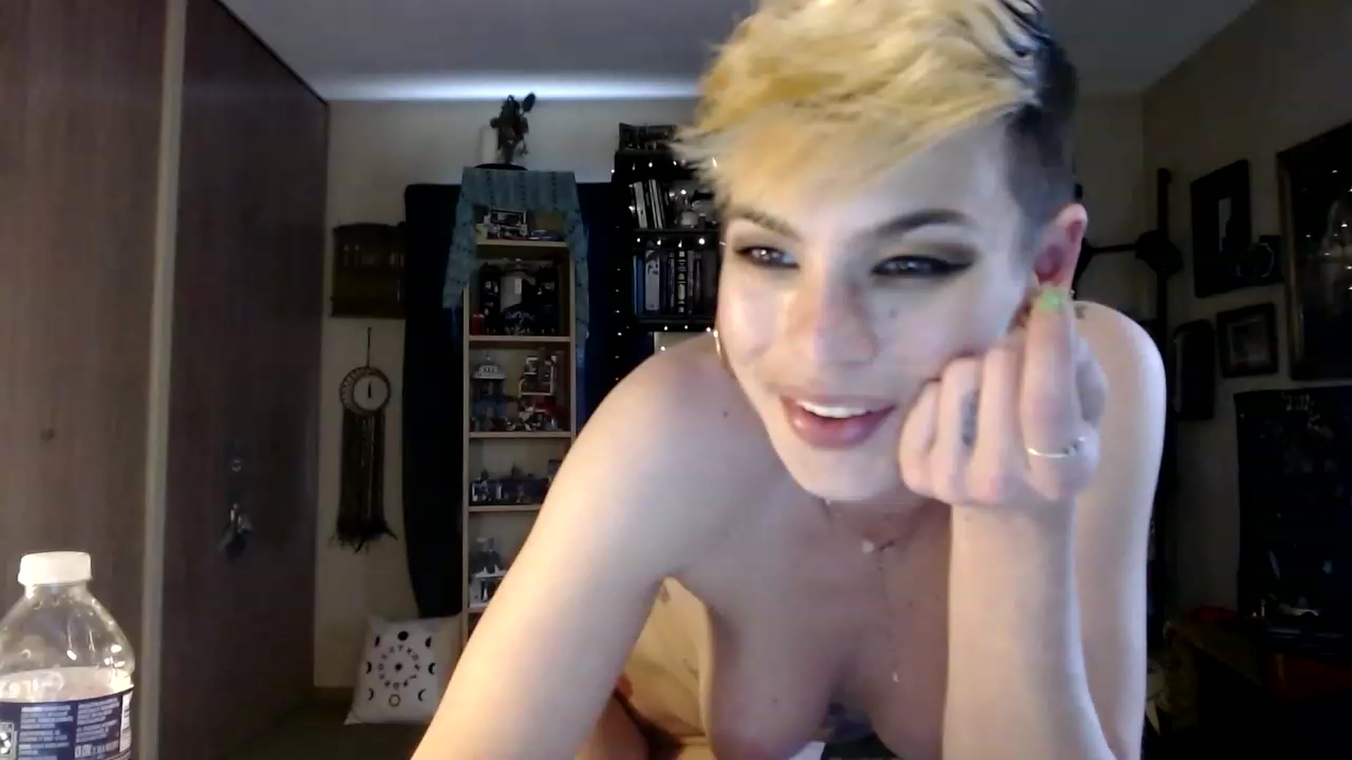 Gallery image thumbnail from Ancored's myfreecams stream on, 05/26/2023, 20:58 image 10 of 20