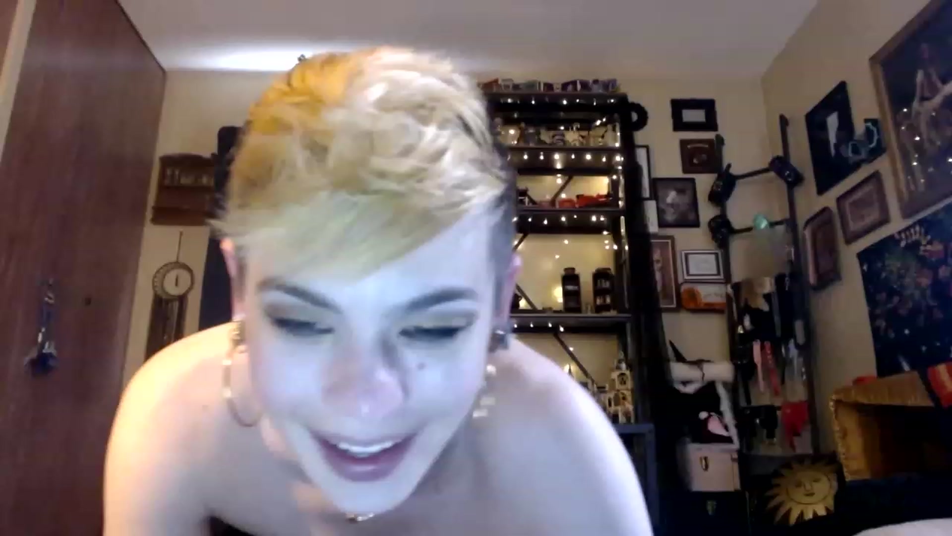 Gallery image thumbnail from Ancored's myfreecams stream on, 05/26/2023, 20:58 image 1 of 20