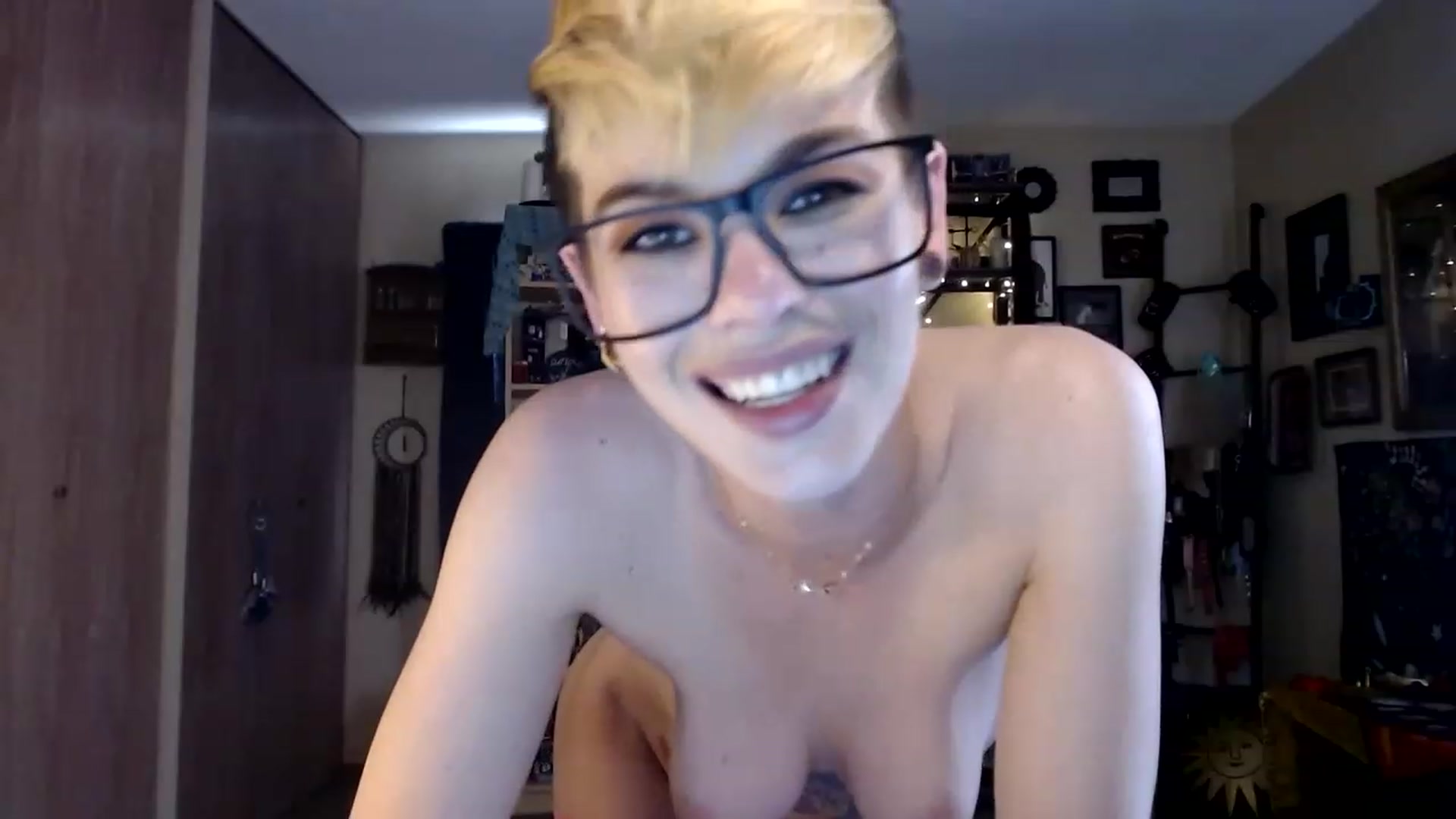 Gallery image thumbnail from Ancored's myfreecams stream on, 05/31/2023, 21:33 image 3 of 20
