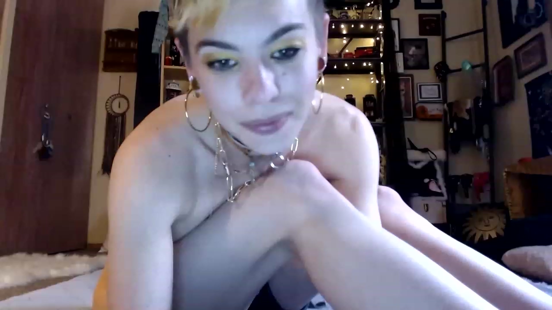 Gallery image thumbnail from Ancored's myfreecams stream on, 06/05/2023, 20:29 image 11 of 20