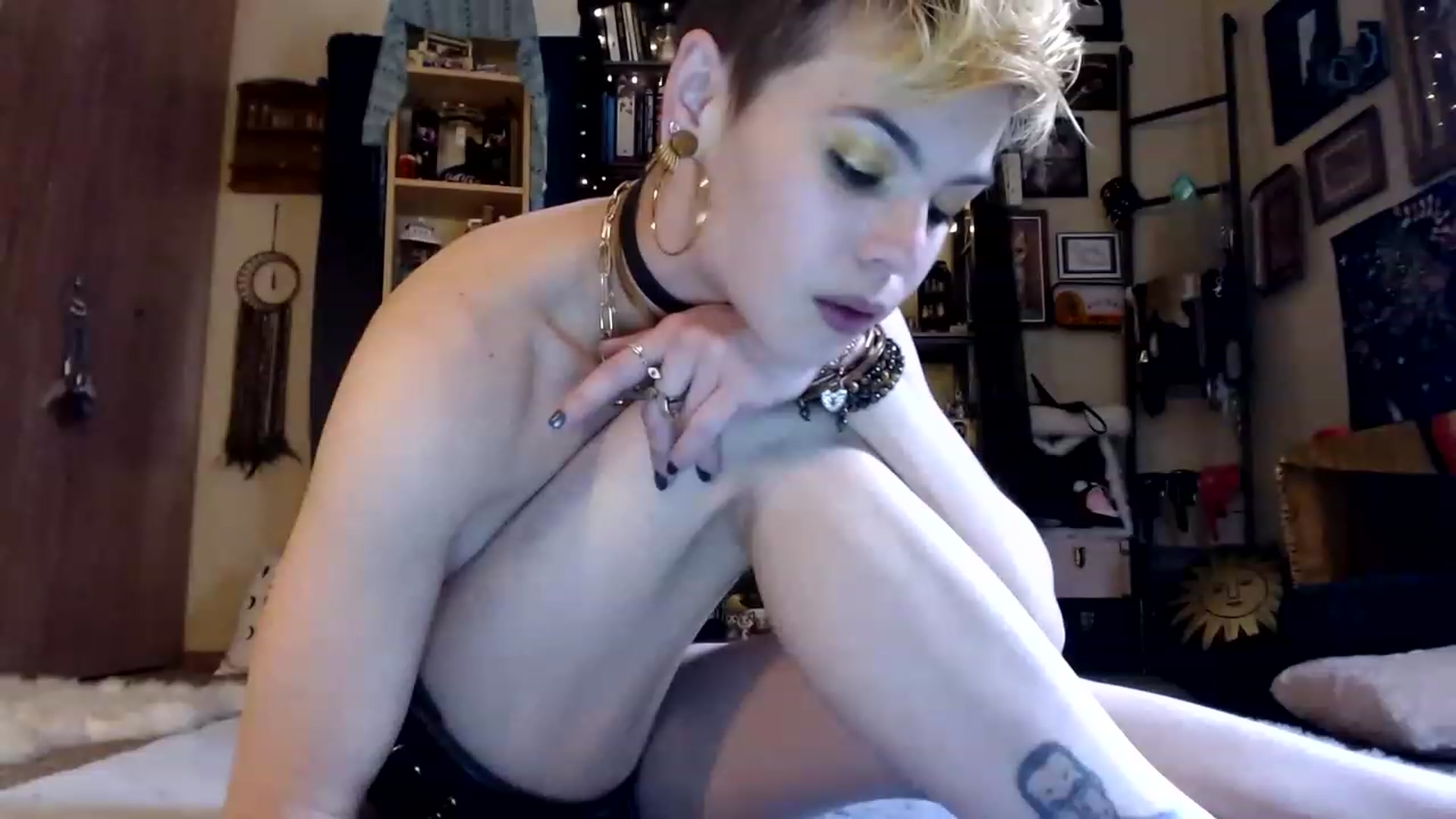 Gallery image thumbnail from Ancored's myfreecams stream on, 06/05/2023, 20:29 image 9 of 20