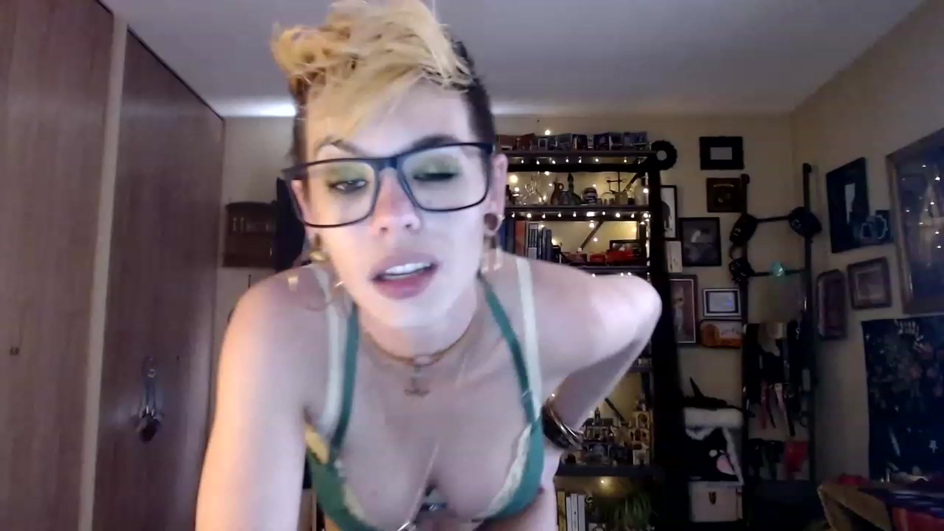 Gallery image thumbnail from Ancored's myfreecams stream on, 06/06/2023, 19:43 image 12 of 20