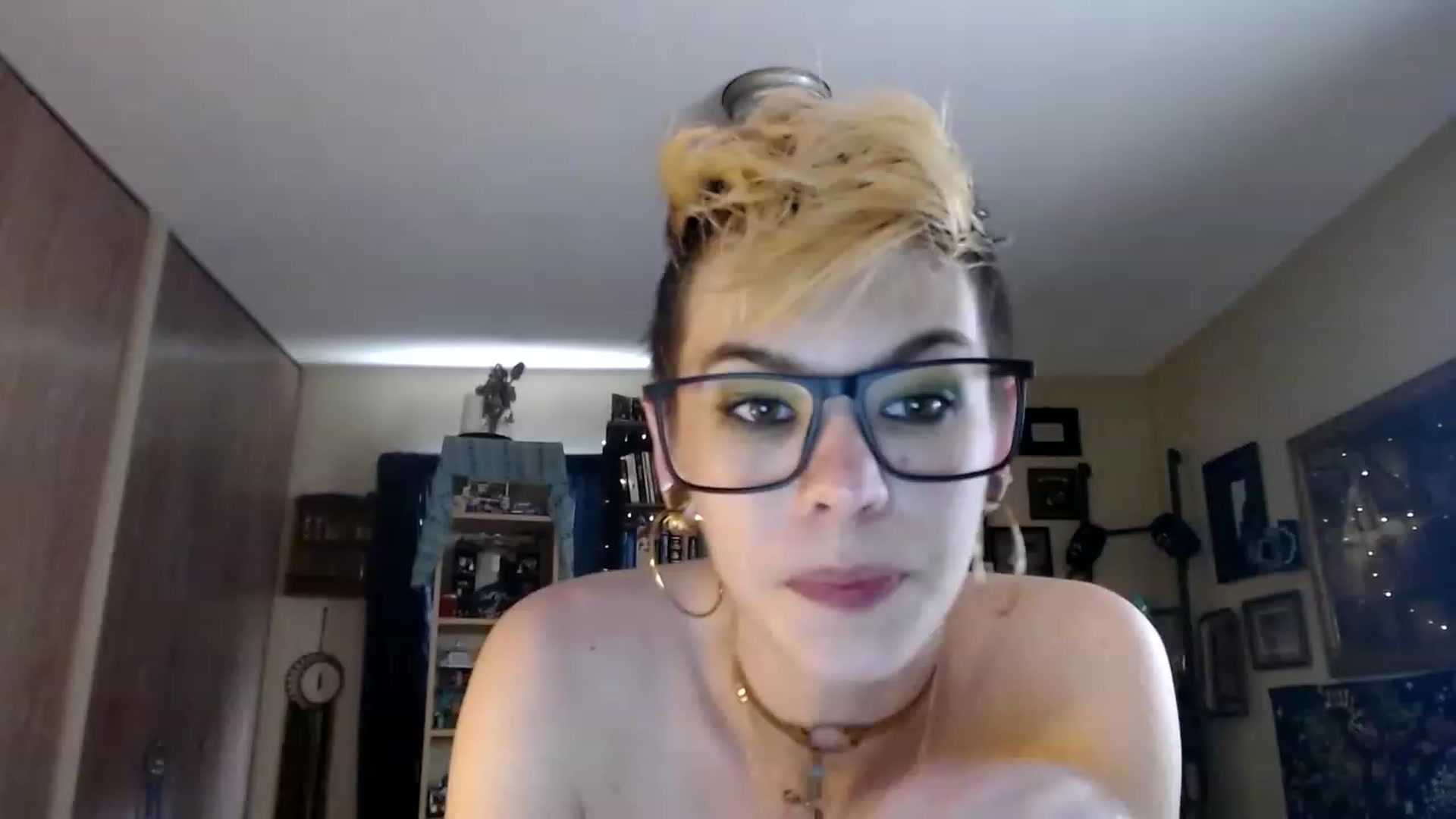 Gallery image thumbnail from Ancored's myfreecams stream on, 06/06/2023, 19:43 image 19 of 20