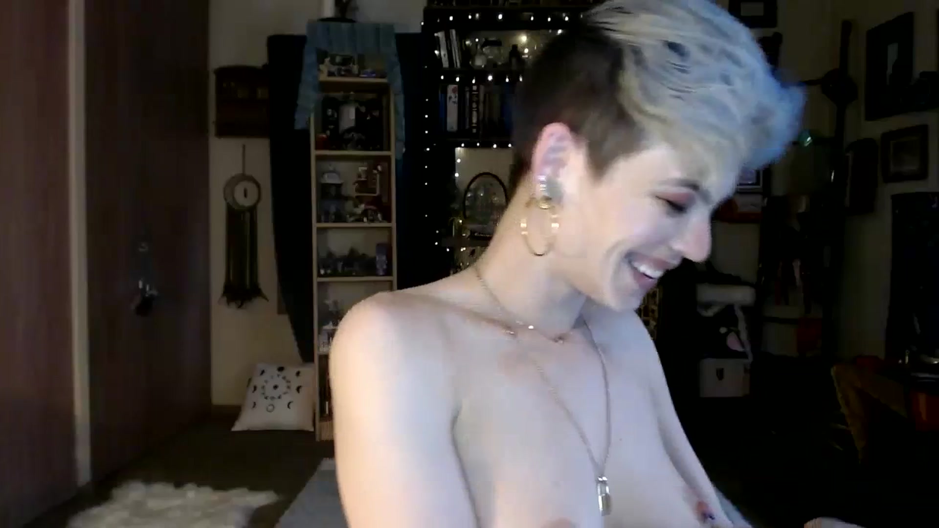 Gallery image thumbnail from Ancored's myfreecams stream on, 06/09/2023, 21:12 image 12 of 20