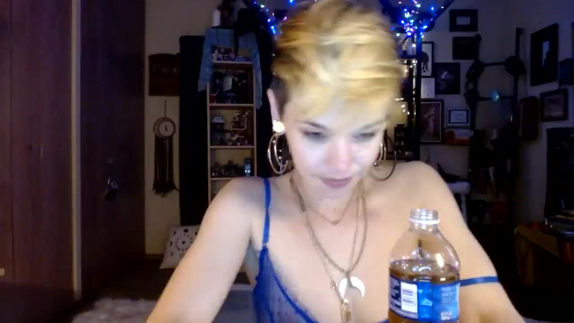 Gallery image thumbnail from Ancored's myfreecams stream on, 06/12/2023, 21:25 image 9 of 20