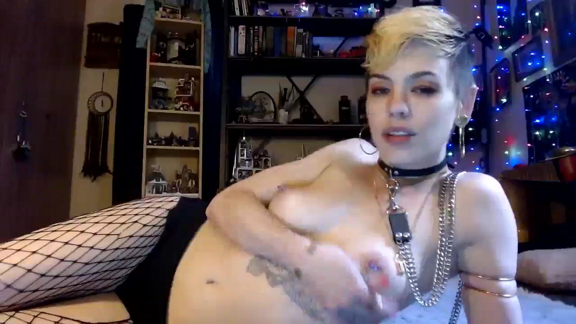 Gallery image thumbnail from Ancored's myfreecams stream on, 06/13/2023, 21:07 image 19 of 20