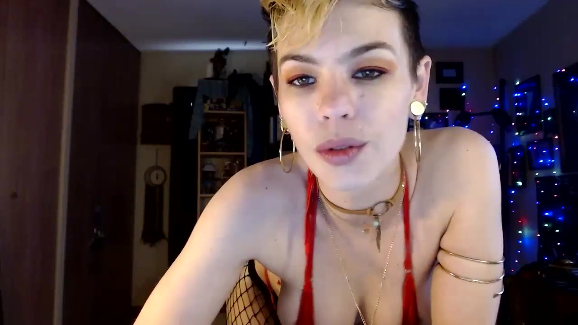 Gallery image thumbnail from Ancored's myfreecams stream on, 06/13/2023, 21:07 image 5 of 20