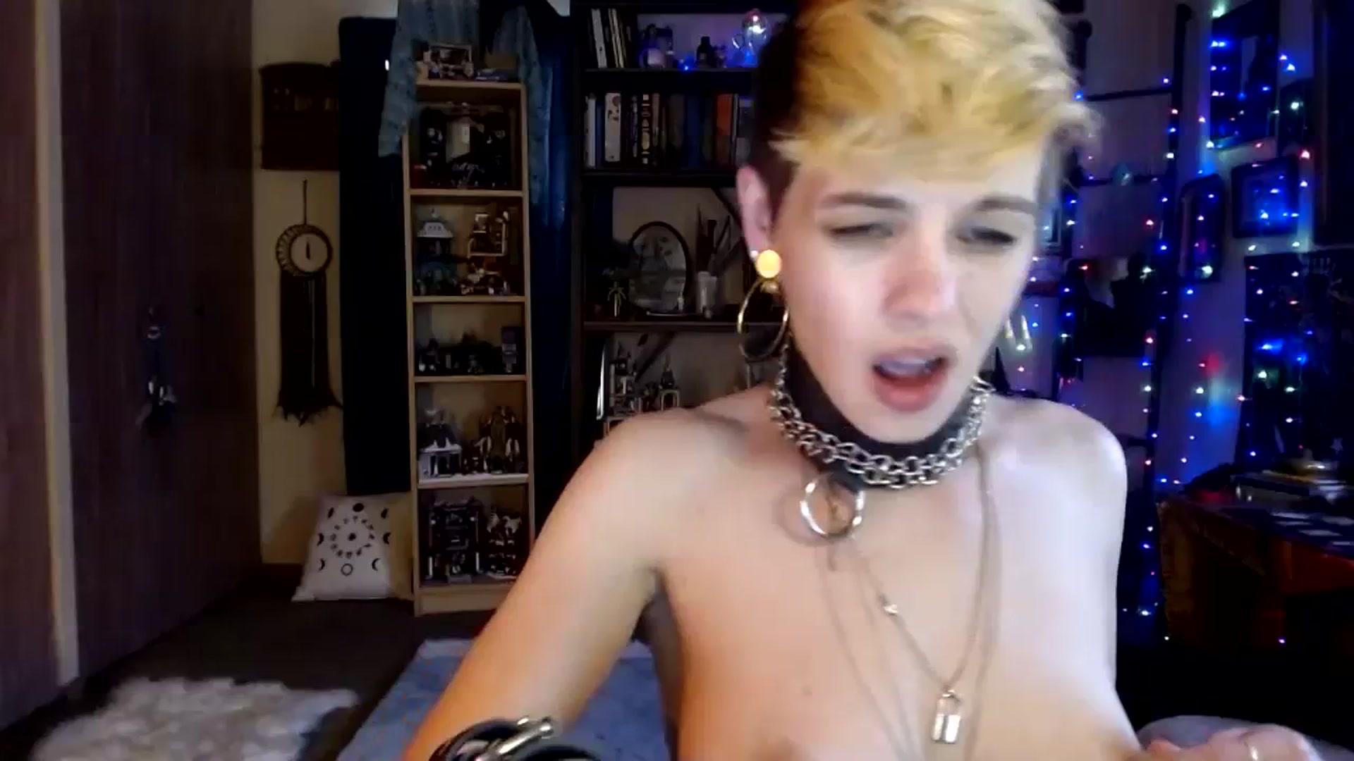 Gallery image thumbnail from Ancored's myfreecams stream on, 06/14/2023, 21:03 image 19 of 20