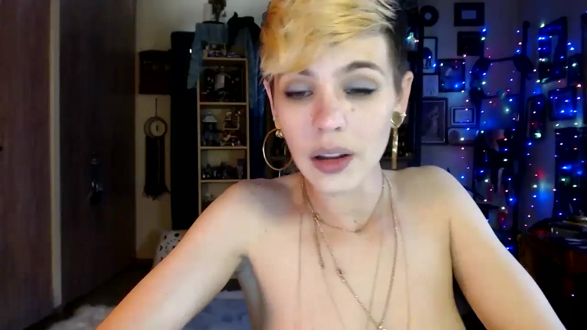 Gallery image thumbnail from Ancored's myfreecams stream on, 06/14/2023, 21:03 image 3 of 20
