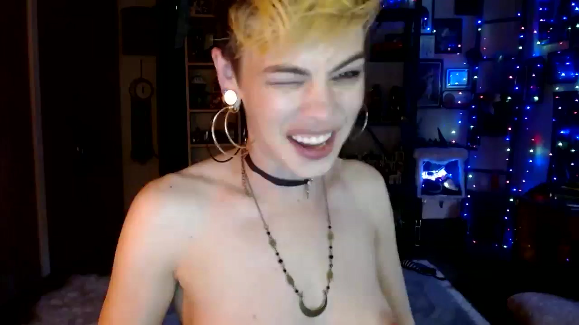 Gallery image thumbnail from Ancored's myfreecams stream on, 06/15/2023, 20:57 image 18 of 20