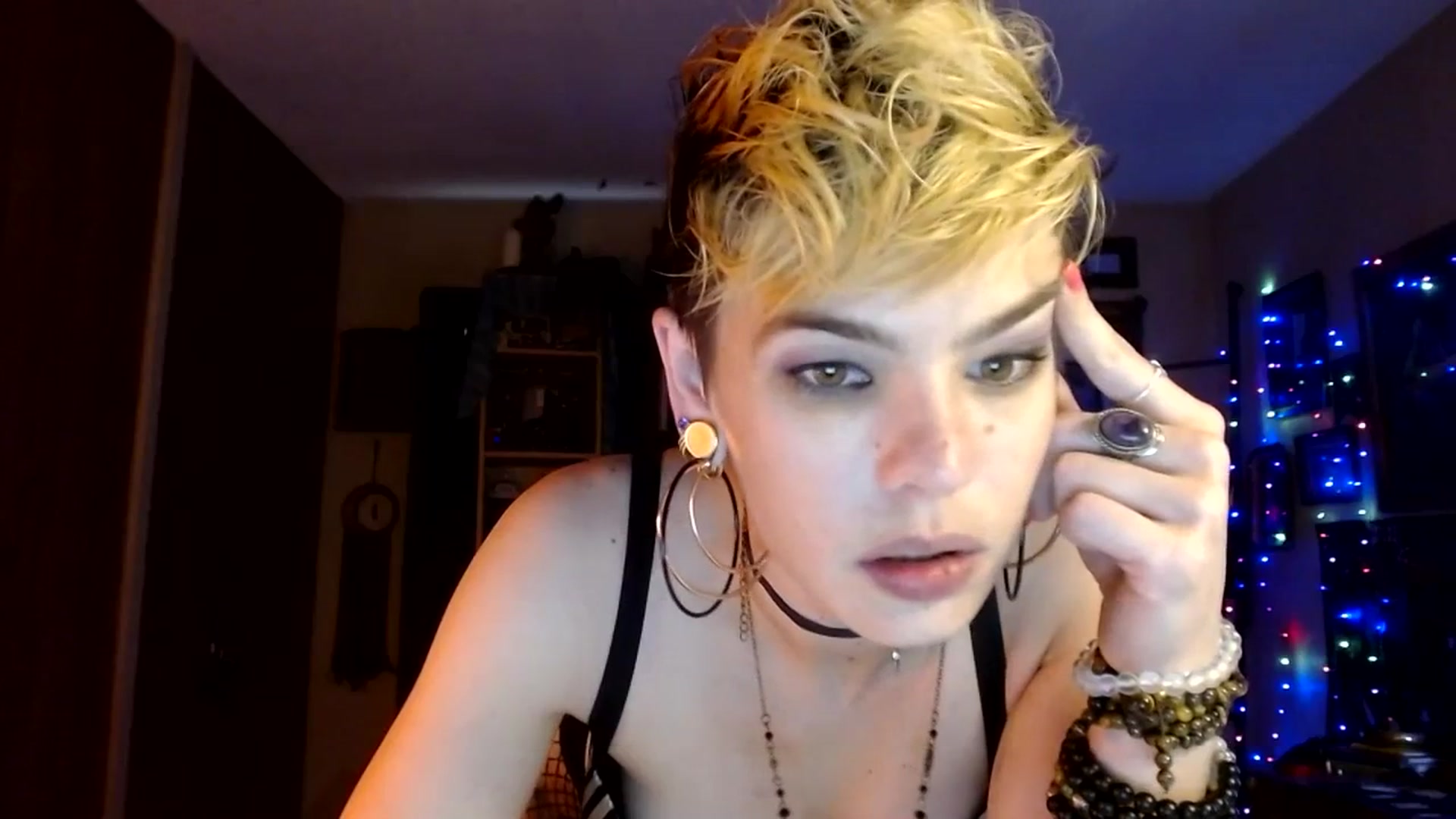 Gallery image thumbnail from Ancored's myfreecams stream on, 06/15/2023, 20:57 image 7 of 20