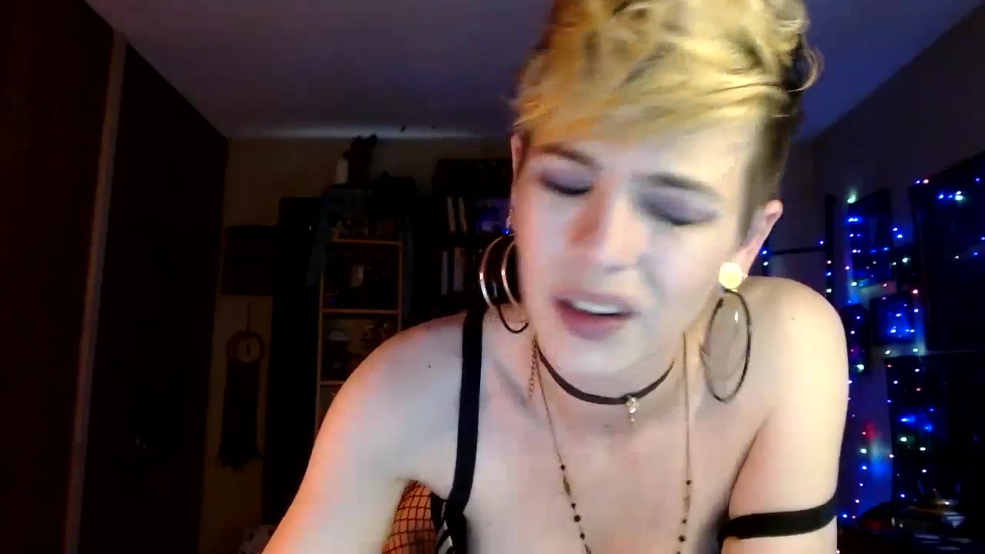Gallery image thumbnail from Ancored's myfreecams stream on, 06/15/2023, 20:57 image 9 of 20