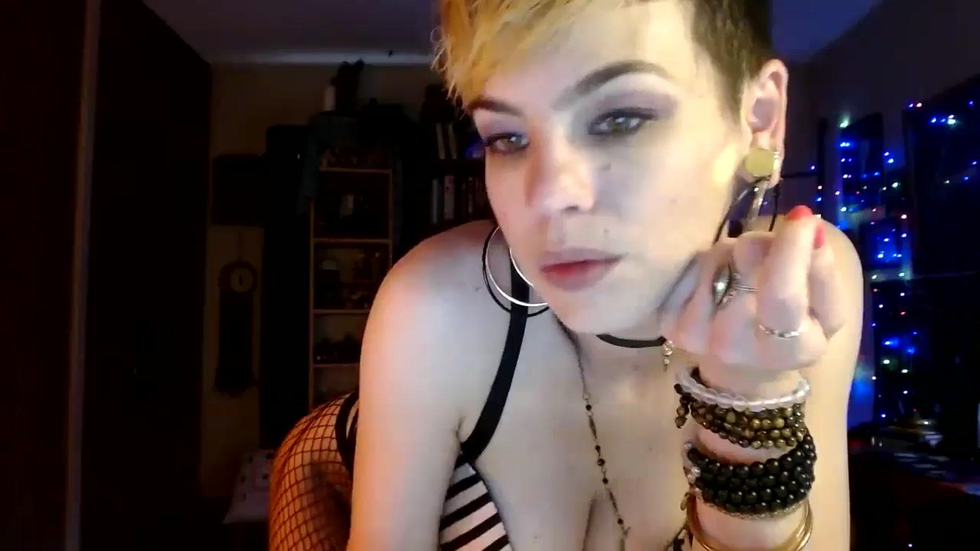 Gallery image thumbnail from Ancored's myfreecams stream on, 06/15/2023, 20:57 image 3 of 20