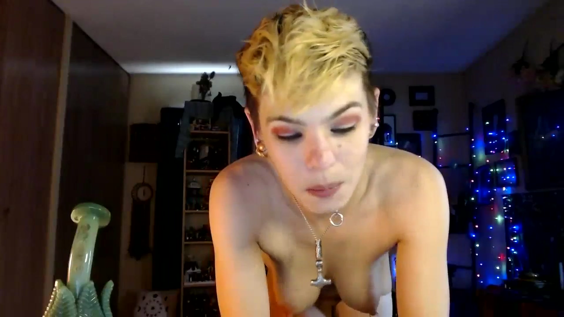 Gallery image thumbnail from Ancored's myfreecams stream on, 06/20/2023, 20:33 image 17 of 20