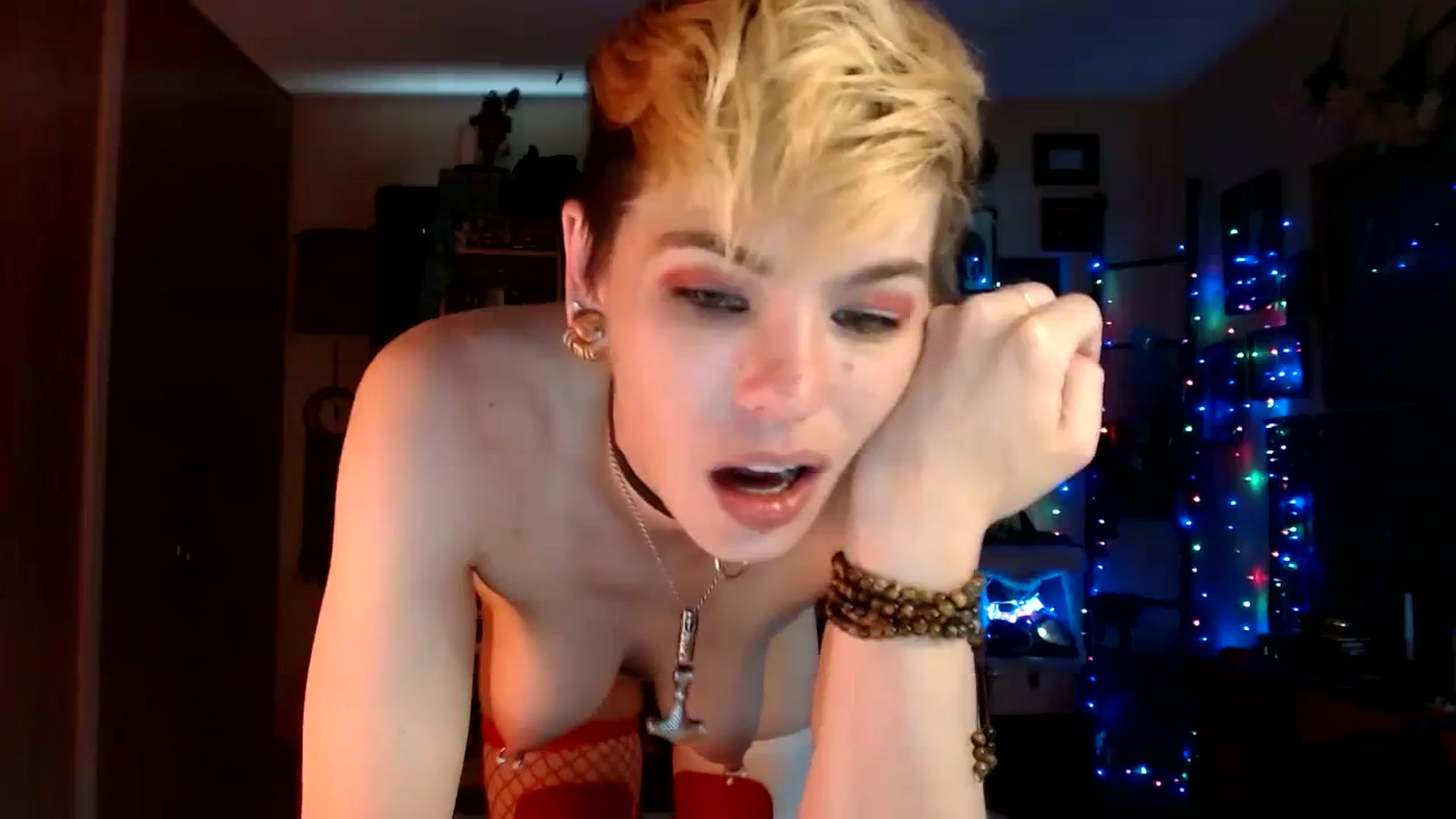 Gallery image thumbnail from Ancored's myfreecams stream on, 06/20/2023, 21:01 image 4 of 20