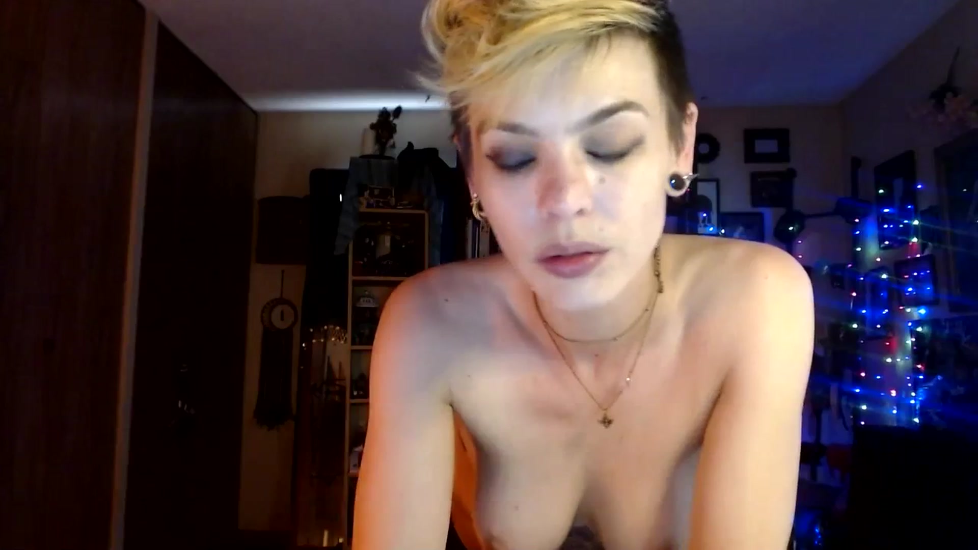 Gallery image thumbnail from Ancored's myfreecams stream on, 06/26/2023, 22:38 image 11 of 20