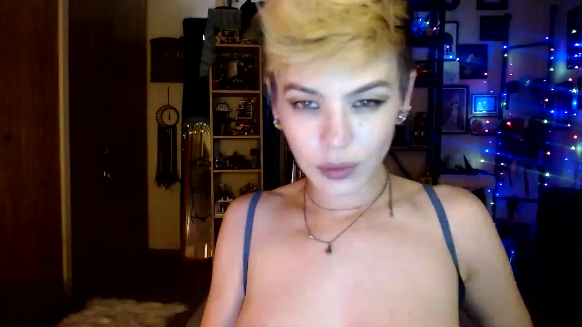 Gallery image thumbnail from Ancored's myfreecams stream on, 06/28/2023, 21:35 image 10 of 20